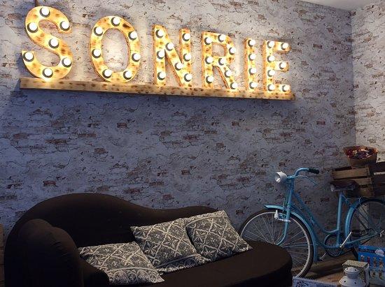 Sonriete & Cafe